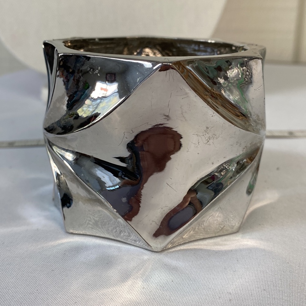 Big abstract mirrored vintage clamper bracelet